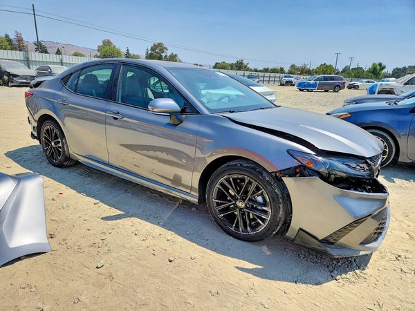 2026 TOYOTA CAMRY