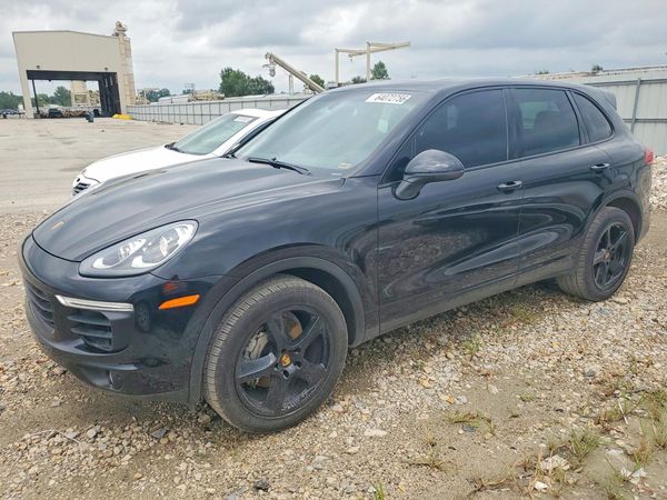 2015 PORSCHE CAYENNE