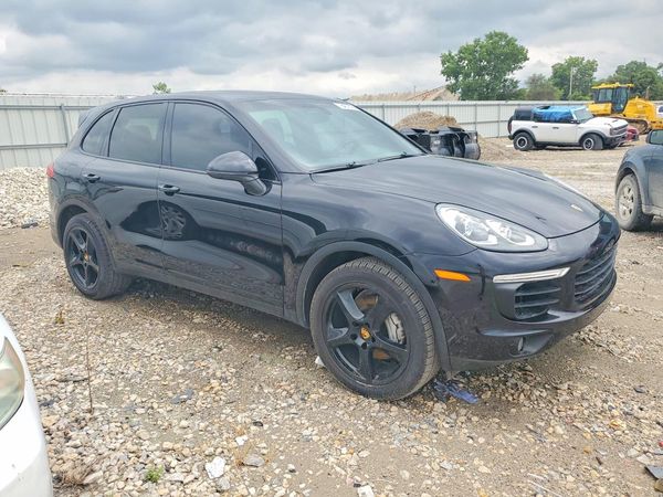 2015 PORSCHE CAYENNE