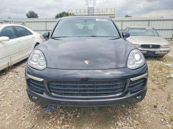 2015 PORSCHE CAYENNE