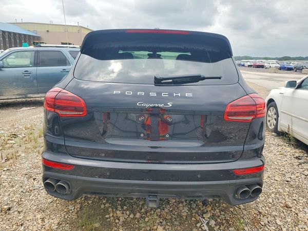 2015 PORSCHE CAYENNE