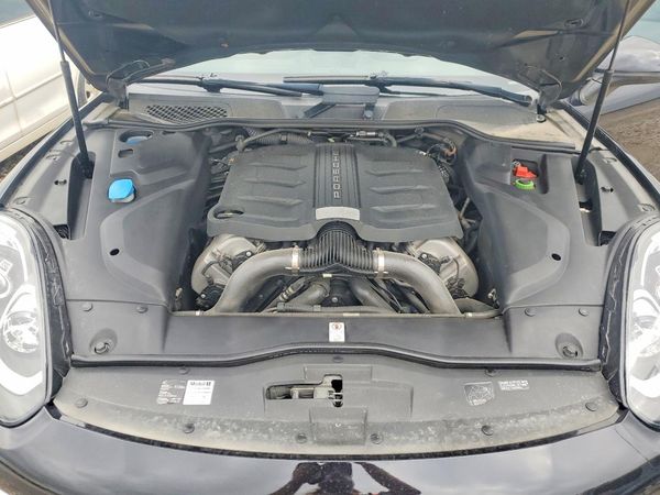 2015 PORSCHE CAYENNE
