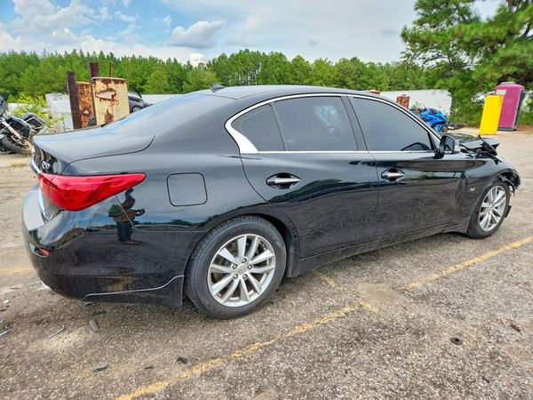 2015 INFINITI Q50