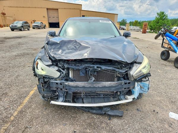 2015 INFINITI Q50