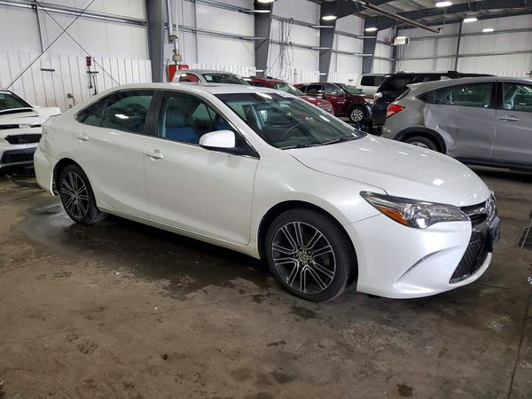 2016 TOYOTA CAMRY