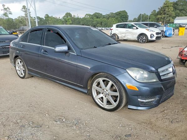 2013 MERCEDES-BENZ C-CLASS C300 — Passenger 3/4