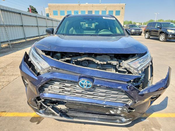 2021 TOYOTA RAV4 XSE HV