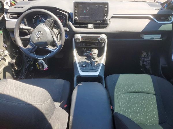 2022 TOYOTA RAV4 XLE
