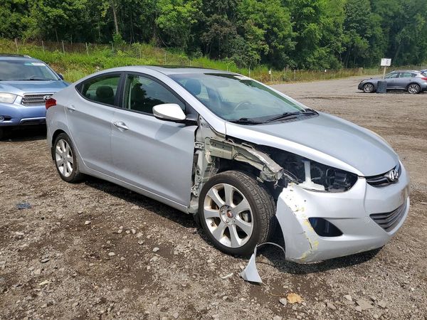 2013 HYUNDAI ELANTRA