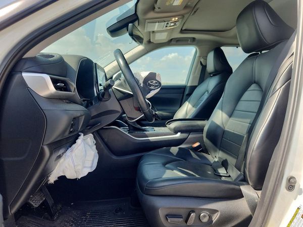 2021 TOYOTA HIGHLANDER