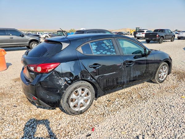 2016 MAZDA 3 SV/Base
