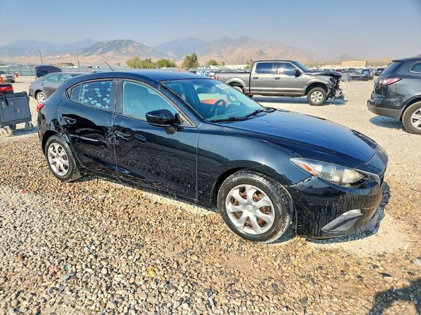 2016 MAZDA 3 SV/Base