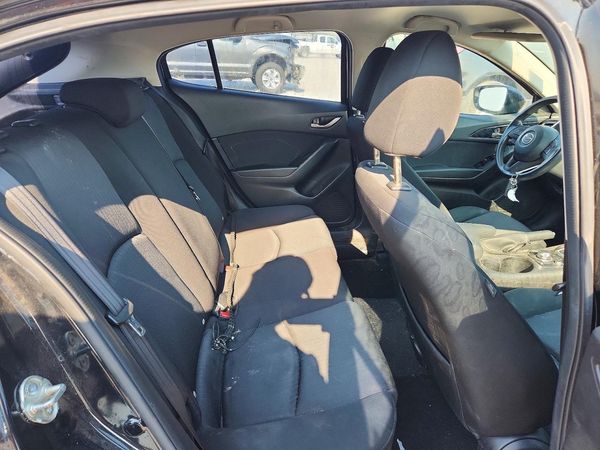 2016 MAZDA 3 SV/Base