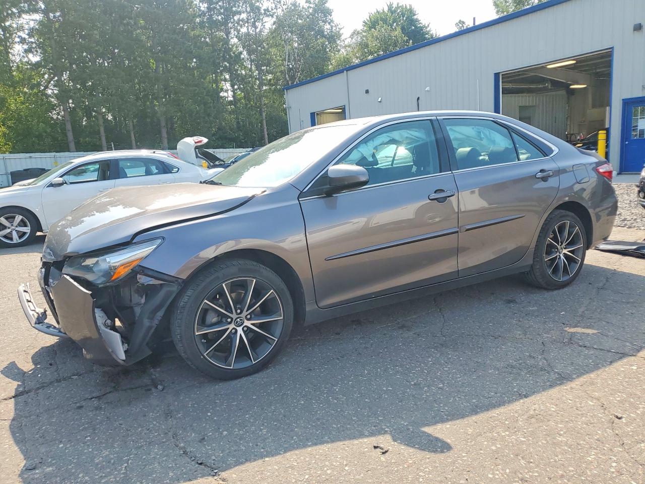 2017 TOYOTA CAMRY