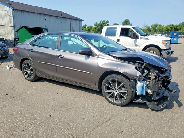 2017 TOYOTA CAMRY