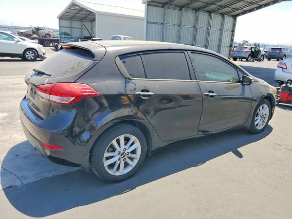 2017 KIA FORTE5 LX