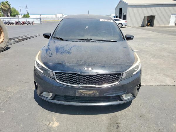2017 KIA FORTE5 LX