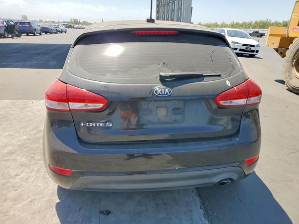 2017 KIA FORTE5 LX