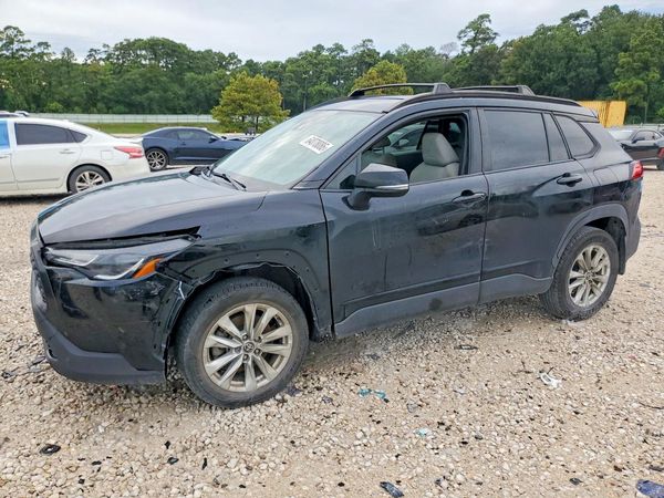 2022 TOYOTA COROLLA CROSS LE