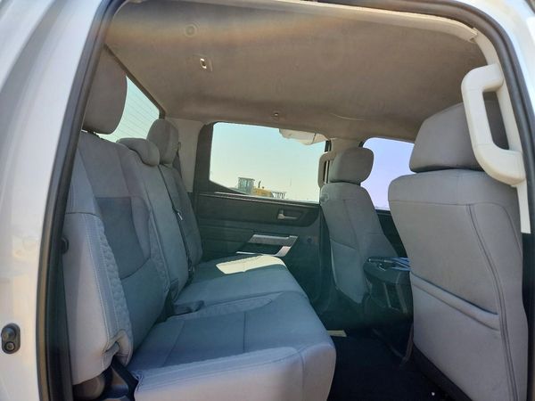 2023 TOYOTA TUNDRA SR5
