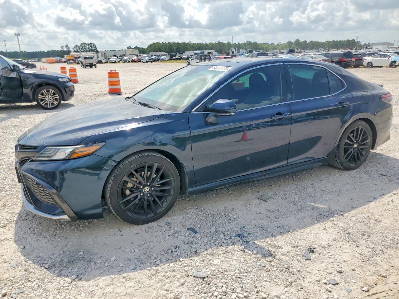 2021 TOYOTA CAMRY XSE — Front 3/4