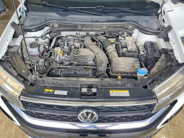2024 VOLKSWAGEN TAOS S — Engine bay