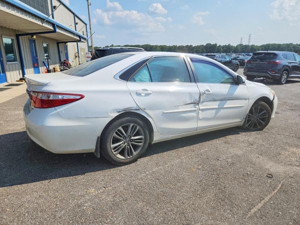 2015 TOYOTA CAMRY