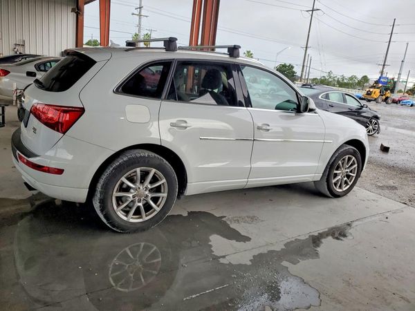 2012 AUDI Q5 Premium Plus