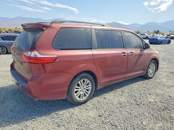 2016 TOYOTA SIENNA