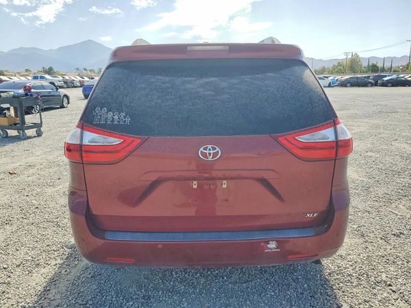 2016 TOYOTA SIENNA