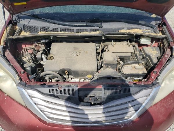 2016 TOYOTA SIENNA