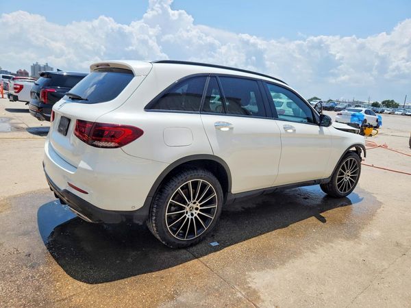 2021 MERCEDES-BENZ GLC