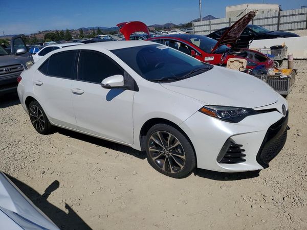 2018 TOYOTA COROLLA L/LE/SE/XLE/XSE — Passenger 3/4