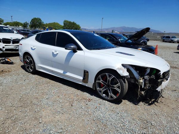 2018 KIA STINGER