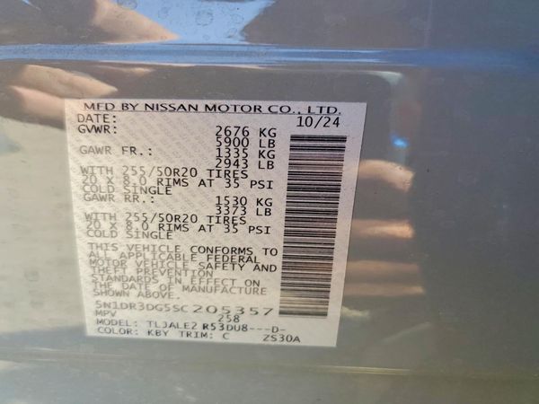 2025 NISSAN PATHFINDER Platinum