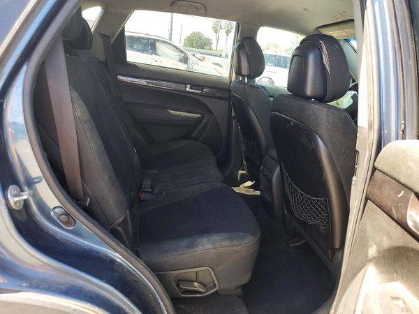 2014 KIA SORENTO Base/ LX