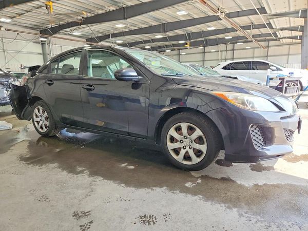 2013 MAZDA 3 Sport/GX — Passenger 3/4