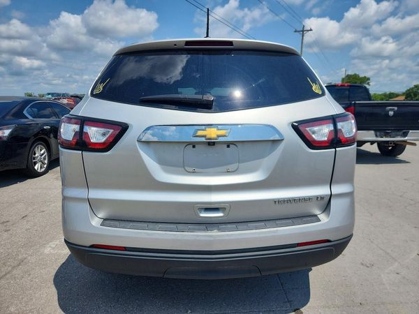 2016 CHEVROLET TRAVERSE LS