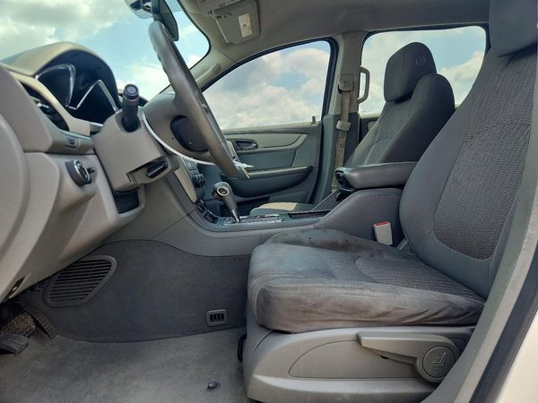 2016 CHEVROLET TRAVERSE LS