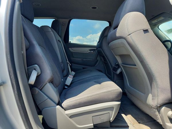 2016 CHEVROLET TRAVERSE LS