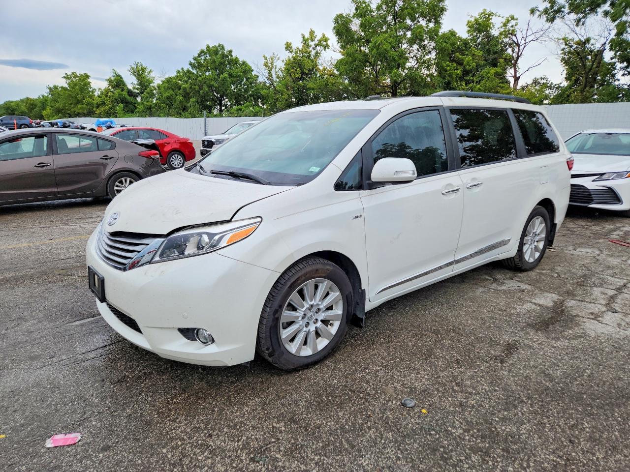 2016 TOYOTA SIENNA