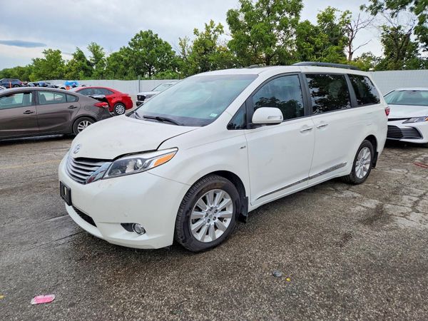2016 TOYOTA SIENNA