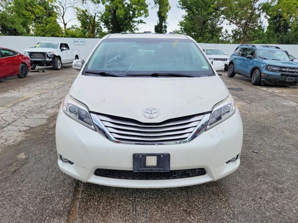 2016 TOYOTA SIENNA