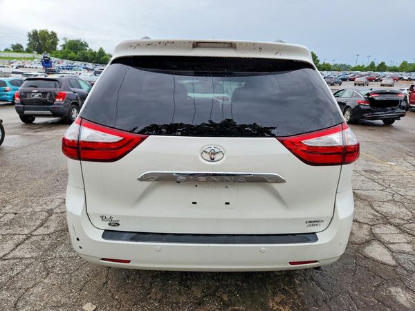 2016 TOYOTA SIENNA