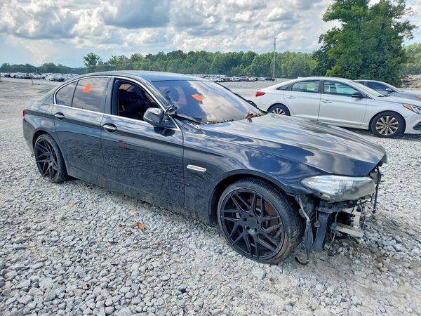 2015 BMW 5 SERIES xDrive — Passenger 3/4