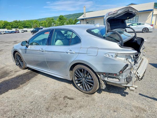2022 TOYOTA CAMRY XSE