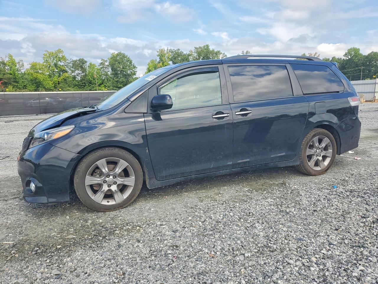 2015 TOYOTA SIENNA