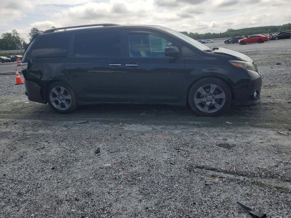 2015 TOYOTA SIENNA