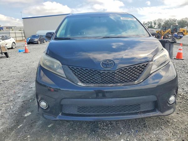 2015 TOYOTA SIENNA