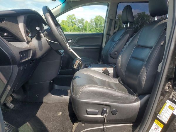 2015 TOYOTA SIENNA